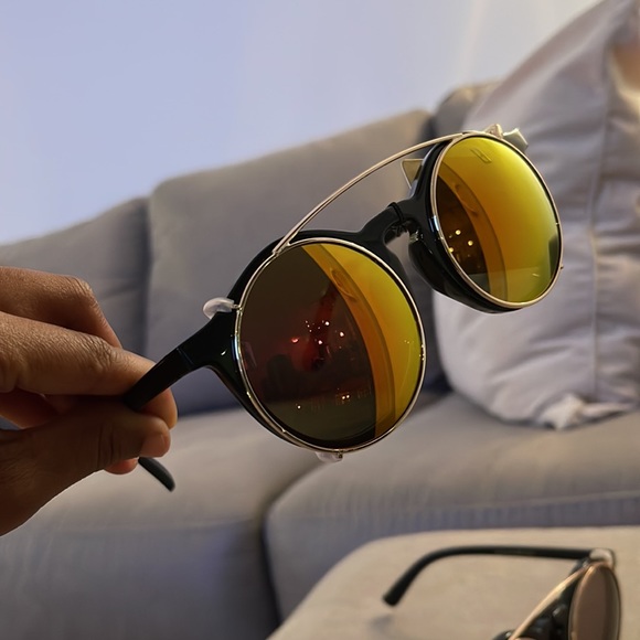 Round Sunglasses - Picture 6 of 7